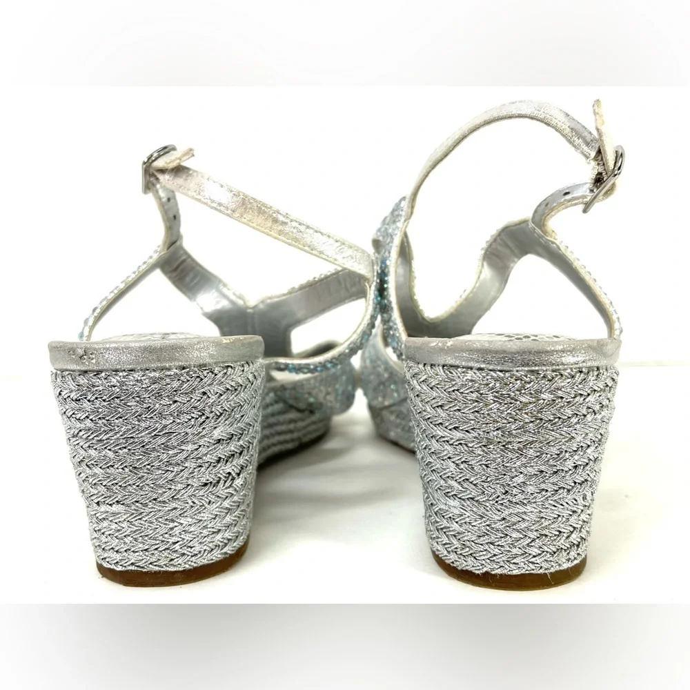 Gianni Bini‎ GB Girls Silver Jeweled Sandals Size 4M
